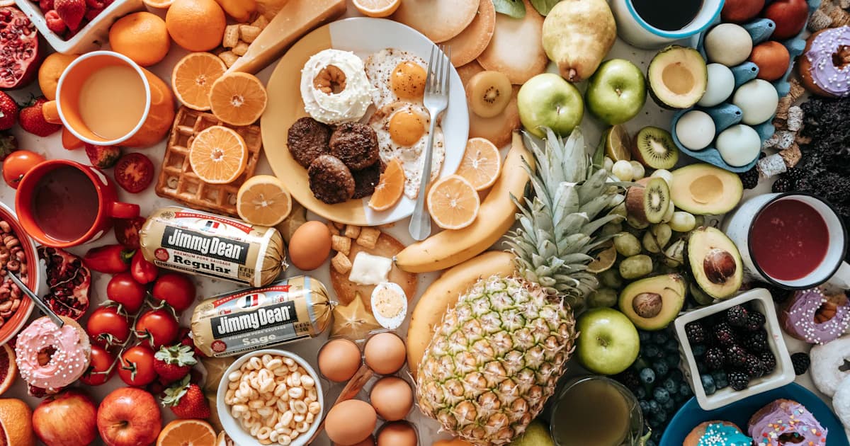 Food packaging with compliance labels and certification marks in UAE